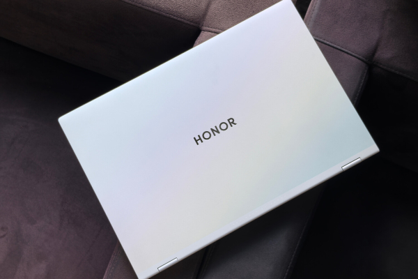 Обзор самого тонкого игрового ноутбука в России весом 1,8 кг