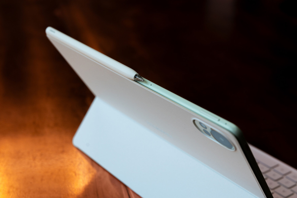 Обновленный планшет-ноутбук: в России начались продажи MatePad 12 X с Алисой Про 