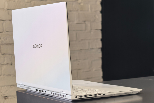 Обзор самого тонкого игрового ноутбука в России весом 1,8 кг 